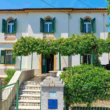 Kuca Fides Tatil Evi *